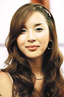 韩国变性明星.,性别界限的跨越与挑战